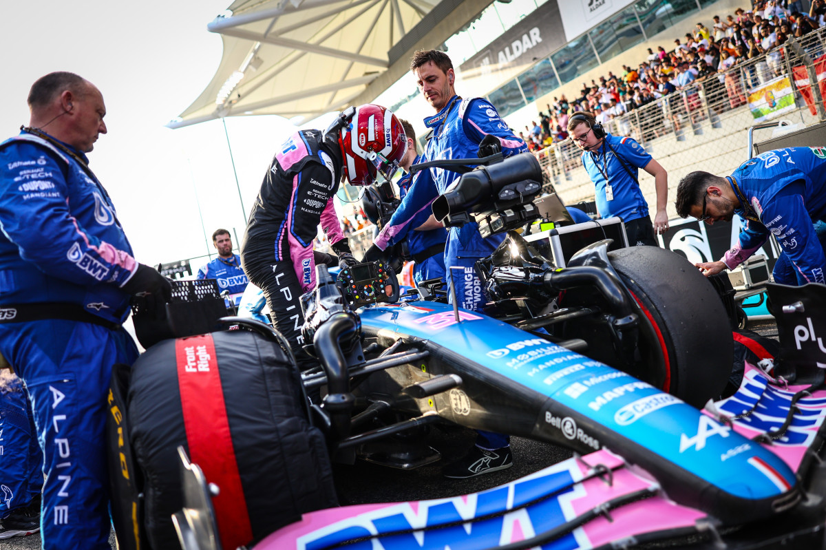 BWT_Alpine_F1_Team_quatrieme_du_championnat_du_monde_Constructeurs_2022_de_Formule_1_a_lissue_de_la_finale_a_Abu_Dhabi (1)